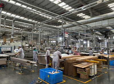 市领导赴兰考县分包企业和项目调研家具产业发展